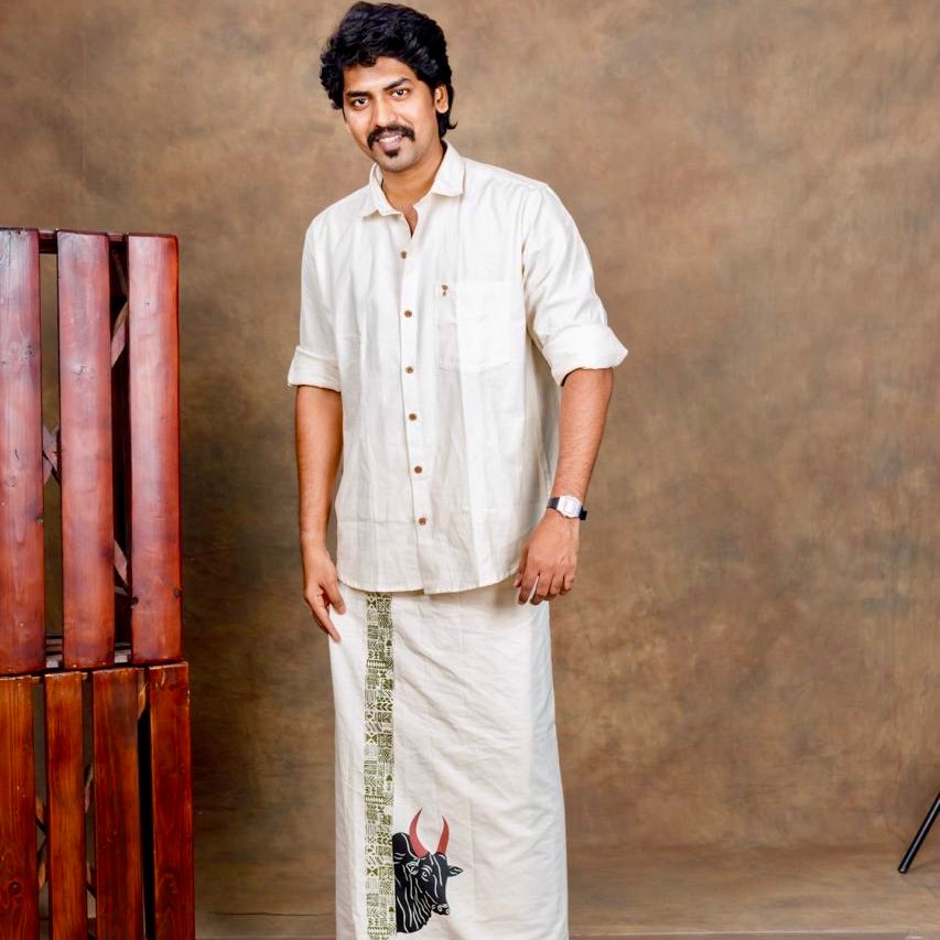 காளையன் கைத்தறி வேட்டி – 4 முழம் | Cotton Traditional Vetti (Natural)