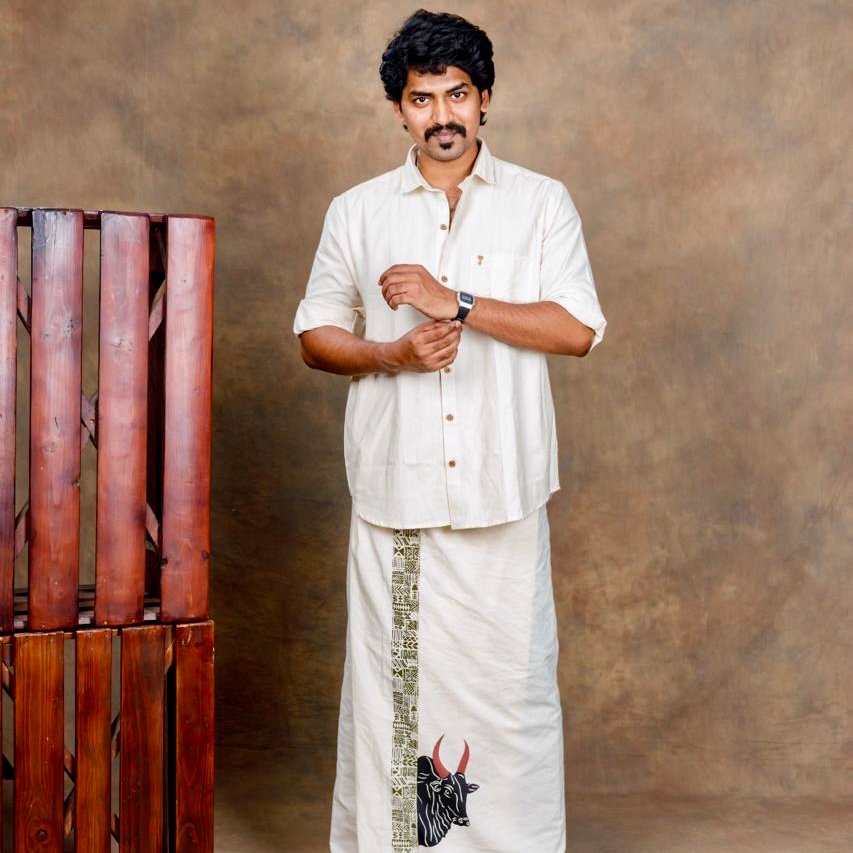 காளையன் கைத்தறி வேட்டி – 4 முழம் | Cotton Traditional Vetti (Natural)