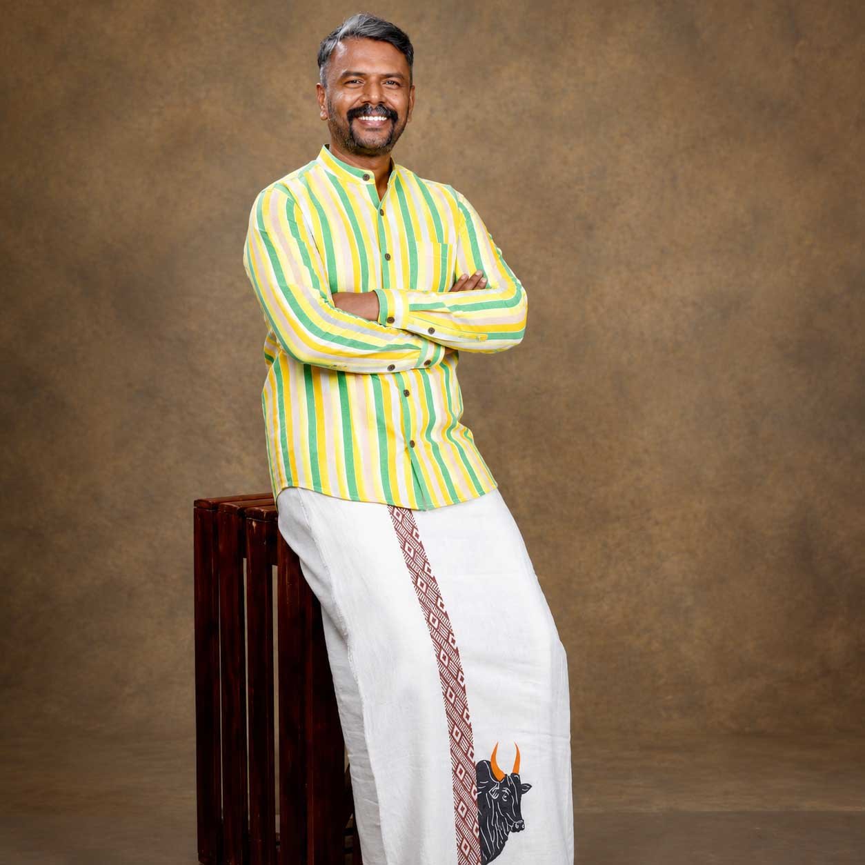 Venbaa two-tone yellow-green handloom shirt with vertical design and Chinese collar.